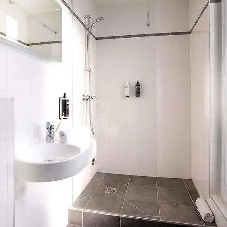 Hotel Ibis Styles Montmartre Batignolles 3*