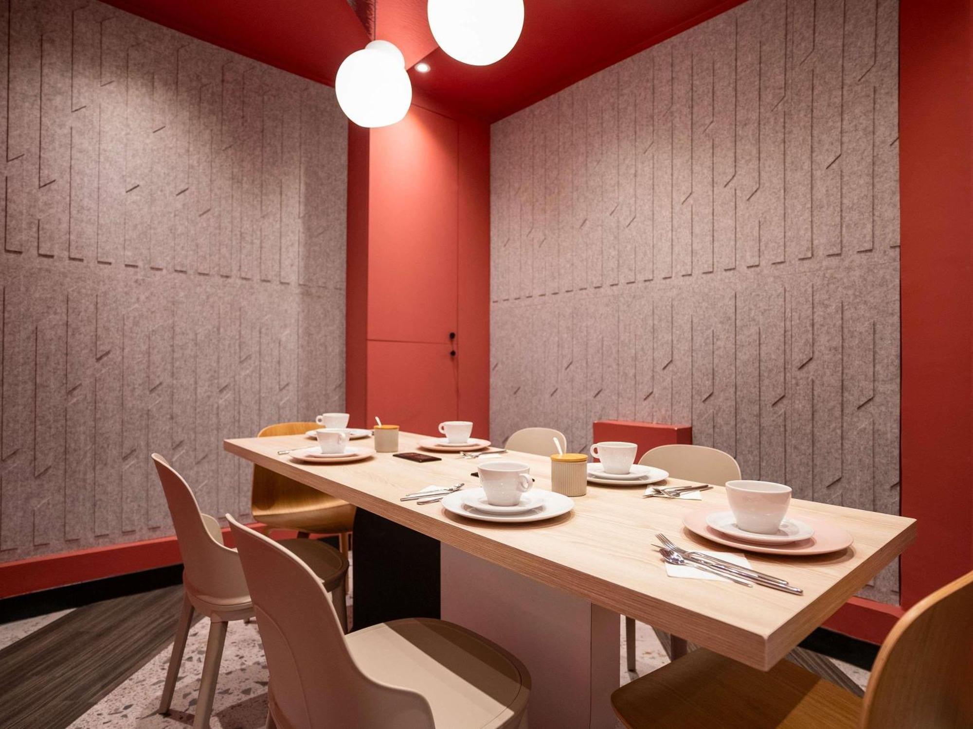 Ibis Styles Montmartre Batignolles Hotel