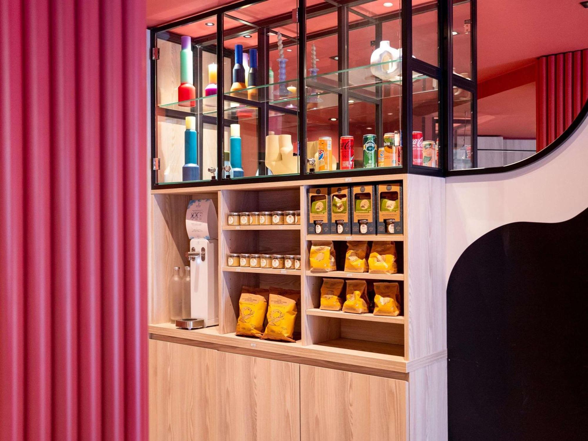 Ibis Styles Montmartre Batignolles Hotel 3*